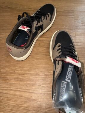Travis Scott’s mocha Nike Men's size 12 shoes
